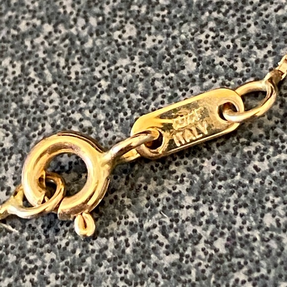 14K yellow gold butterfly pendant 16” necklace - Picture 10 of 12